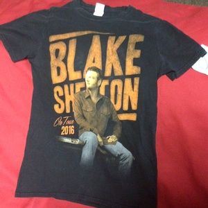 Ladies BLAKE SHELTON concert tshirt